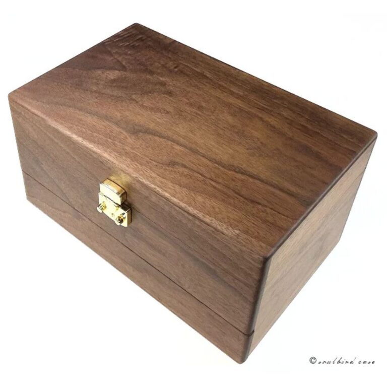 watchcase_b_walnut