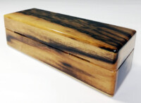 後ろ面 黒柿材 革ベルト2つ折り1本用時計ケース 後ろ面 黒柿材 革ベルト2つ折り1本用時計ケース