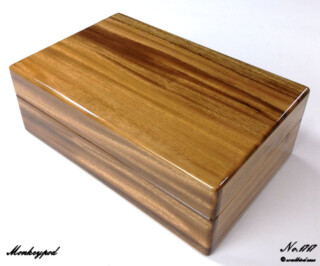 No.1717 Hawaiian Monkeypod wood 前面 ハワイアンモンキーポッド 時計ケース