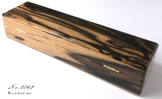 黒柿 革ベルトを伸ばして1本用時計ケース背面