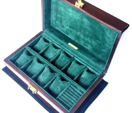 Interior finish pig suaede green (lower right optional ring specification) Interior finish pig suaede green (lower right optional ring specification)