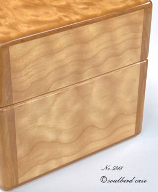 右面 キルテッドメイプル5本用時計ケース